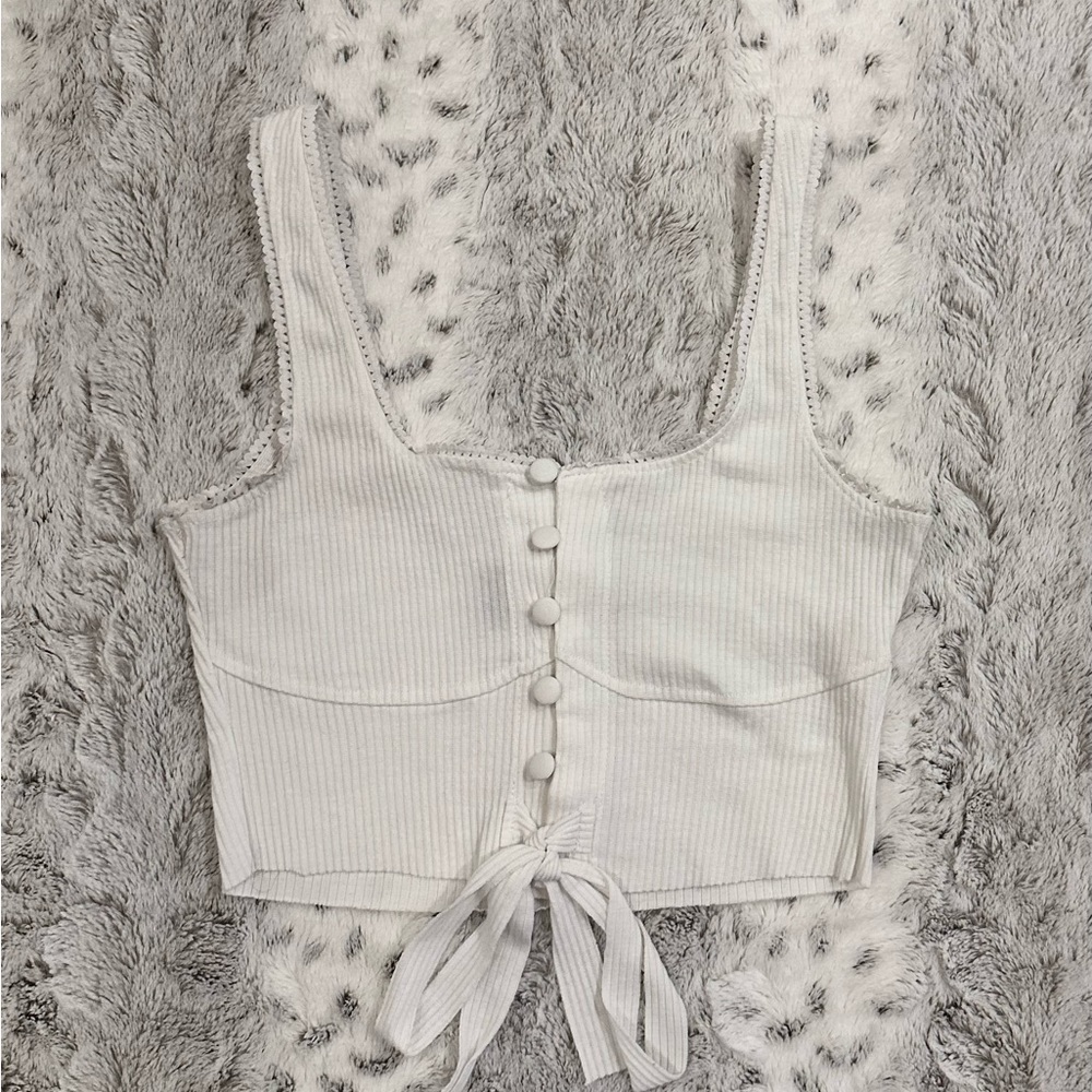 SHOPCIDER white buttoned front tie crop tank top